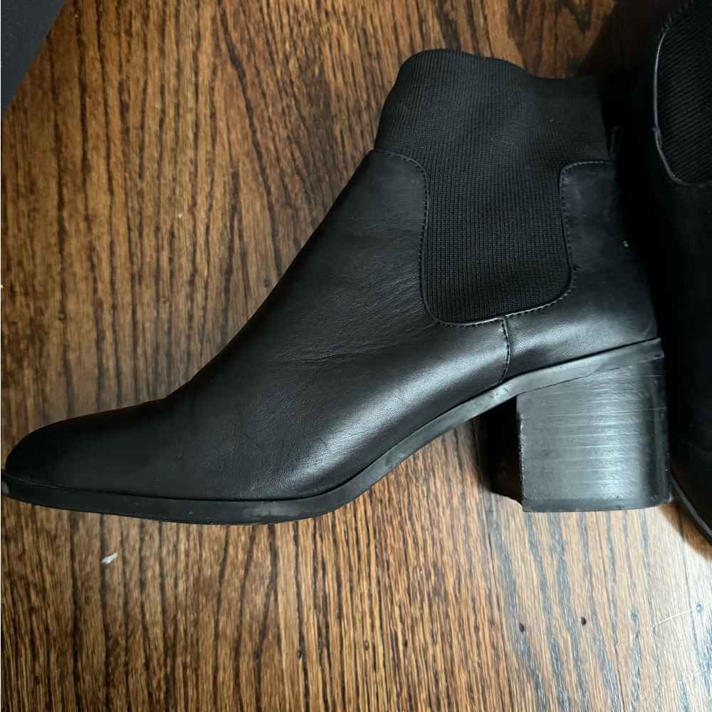 Steve Madden black boots